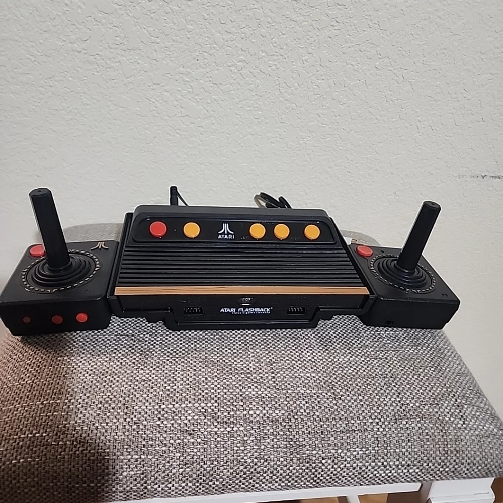 ATARI Flashback 5 Classic Game System Console With 2 Controllers